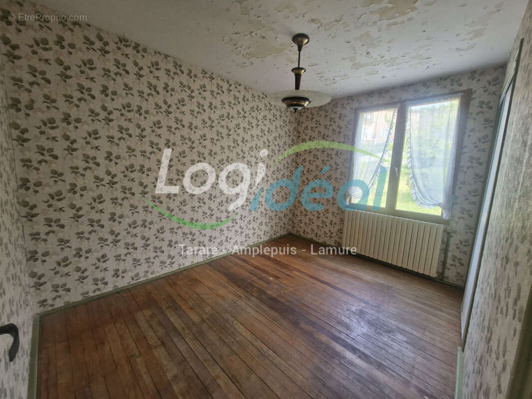 Maison à restaurer entièrement avec vue panoramique, le tout sur  presque 3000m2 de terrain - photo 10