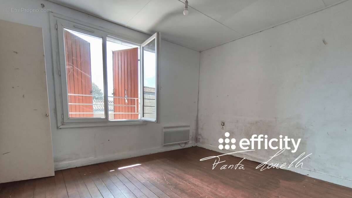Maison 117 m² à Saint-Hilaire-La-Palud  - photo 3