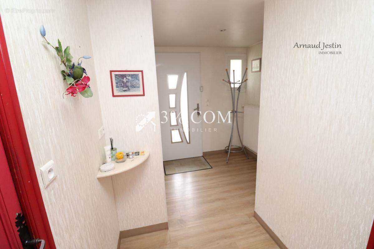 Maison à SAINT-JACQUES-DE-LA-LANDE