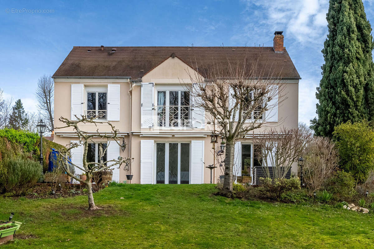 Maison à NEUVILLE-SUR-OISE