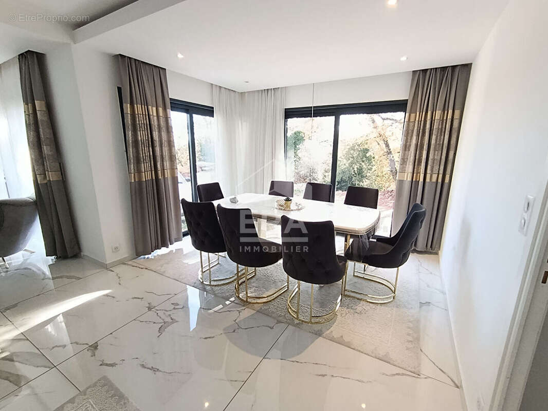 Maison à LE CANNET-DES-MAURES