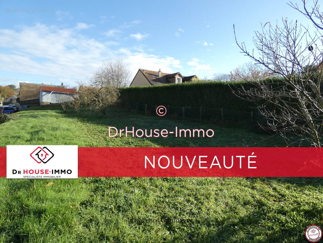 Terrain à MARIGNE-LAILLE