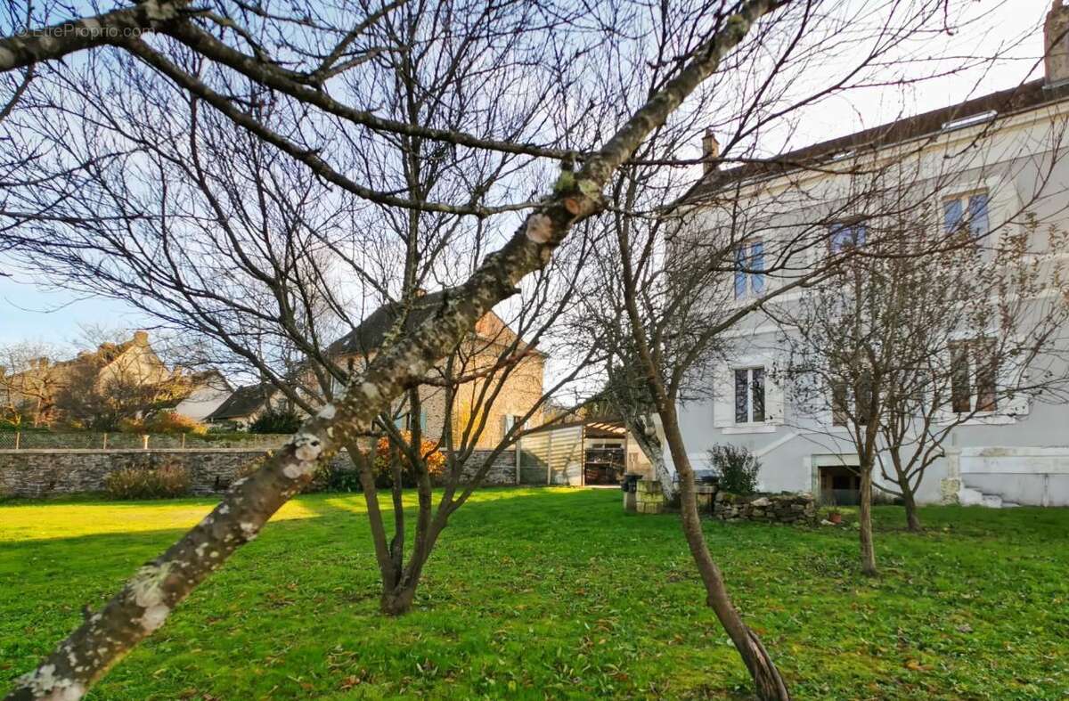 Appartement à SAINT-YRIEIX-LA-PERCHE