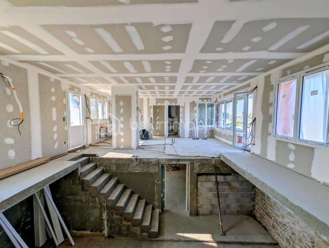 Maison à MAUZE-SUR-LE-MIGNON