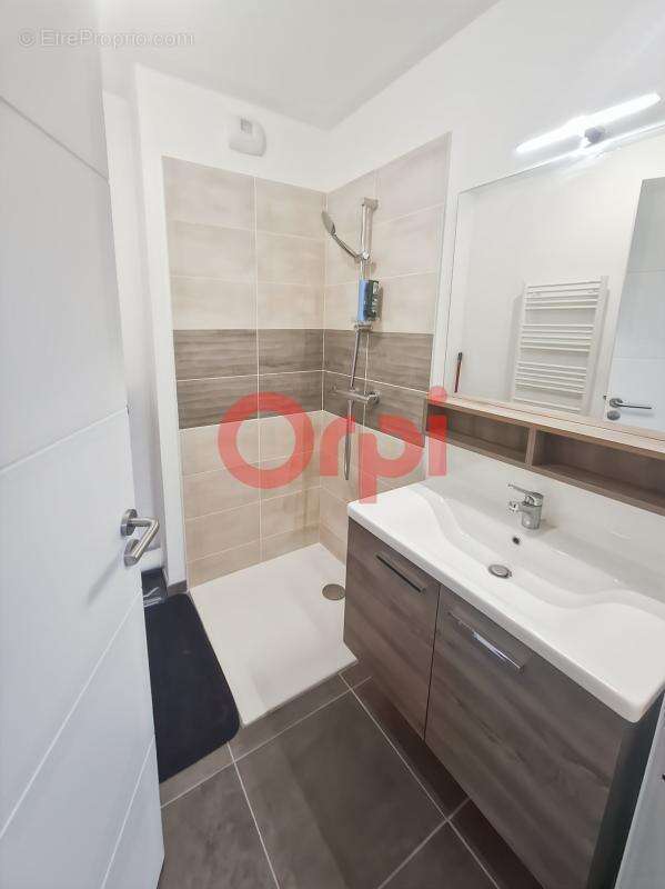 Appartement à LE PUY-SAINTE-REPARADE