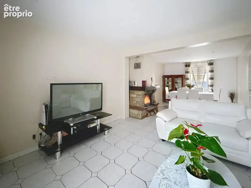 EXCLUSIVITÉ – Maison familiale 5 chambres avec jardin, véranda et garage - photo 5