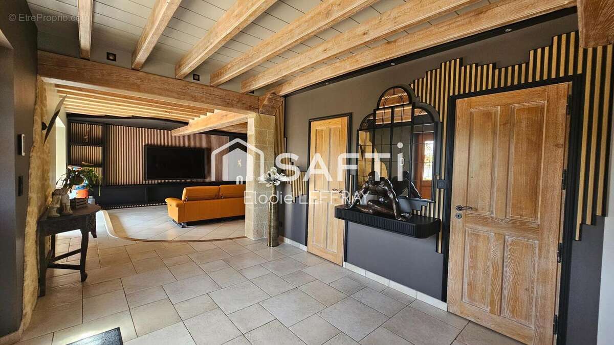 Maison 480 m² à Montfort-Le-Gesnois  - photo 4