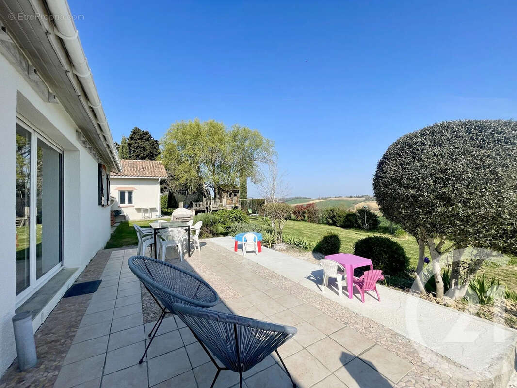 Maison 154 m² à L'isle-Jourdain  - photo 3