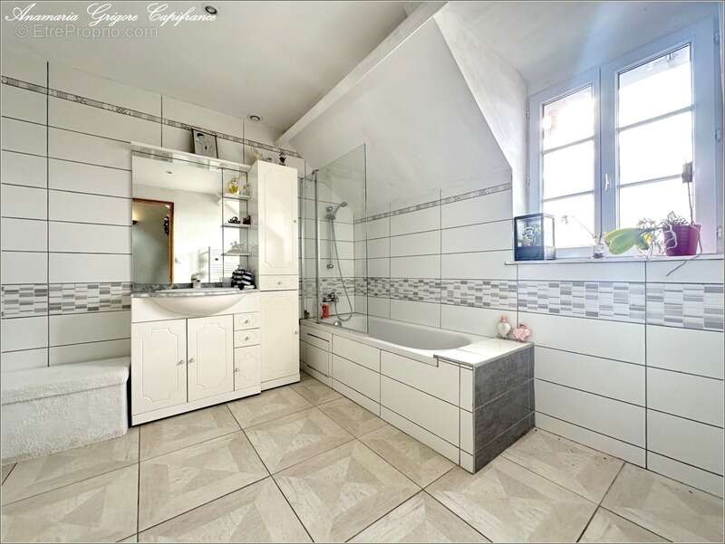 Maison à COURVILLE-SUR-EURE