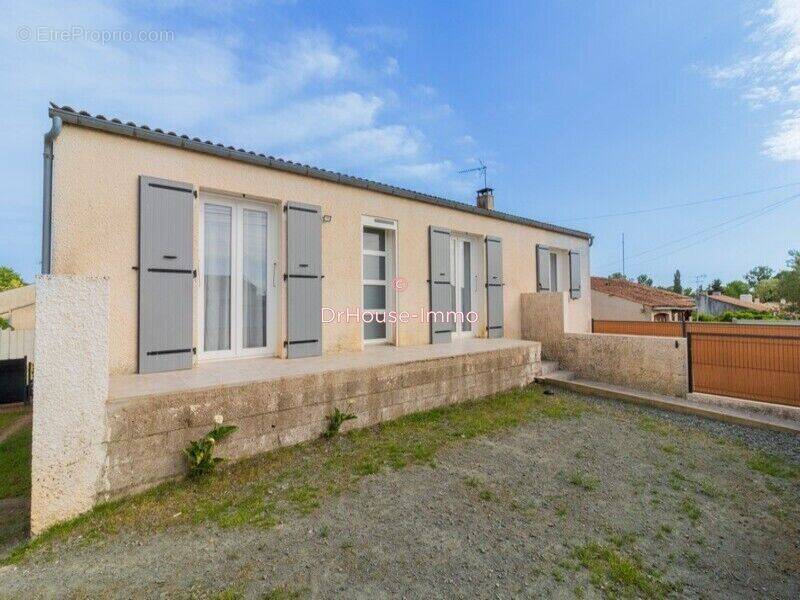 Maison à NALLIERS