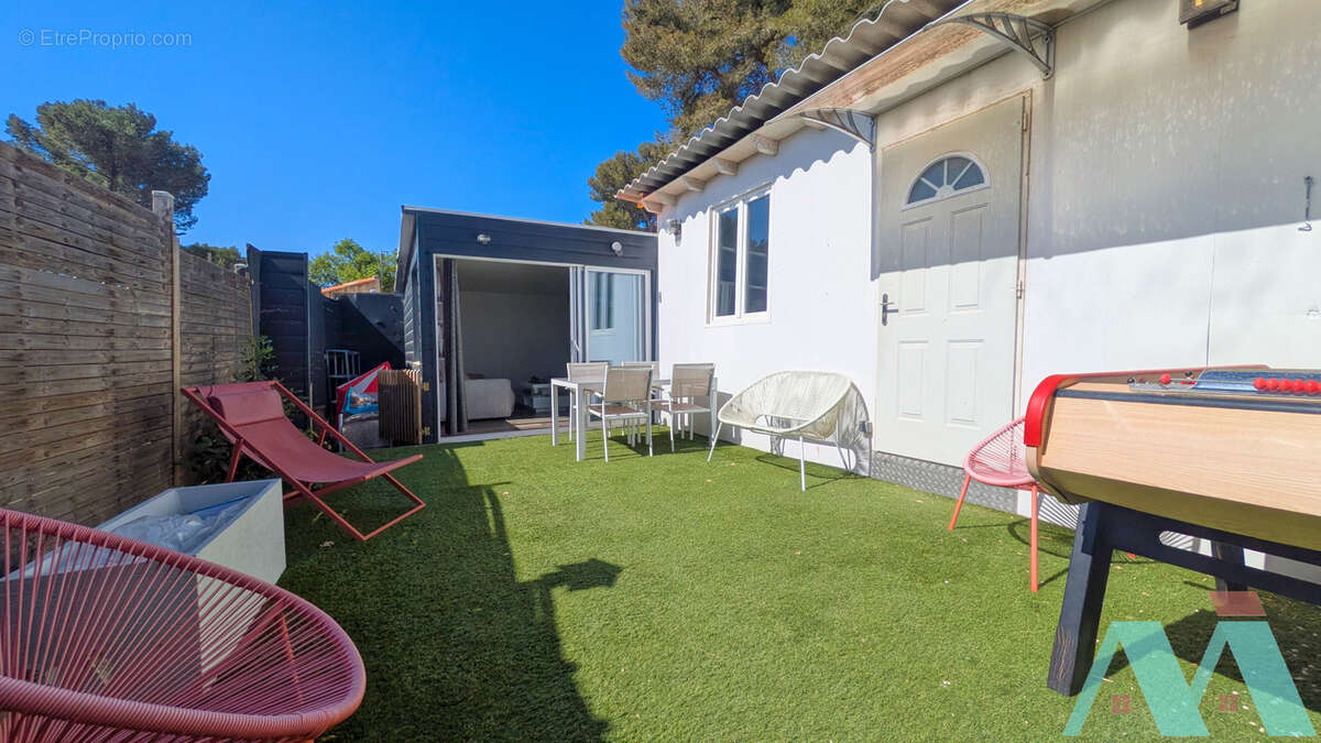Maison à LE CASTELLET