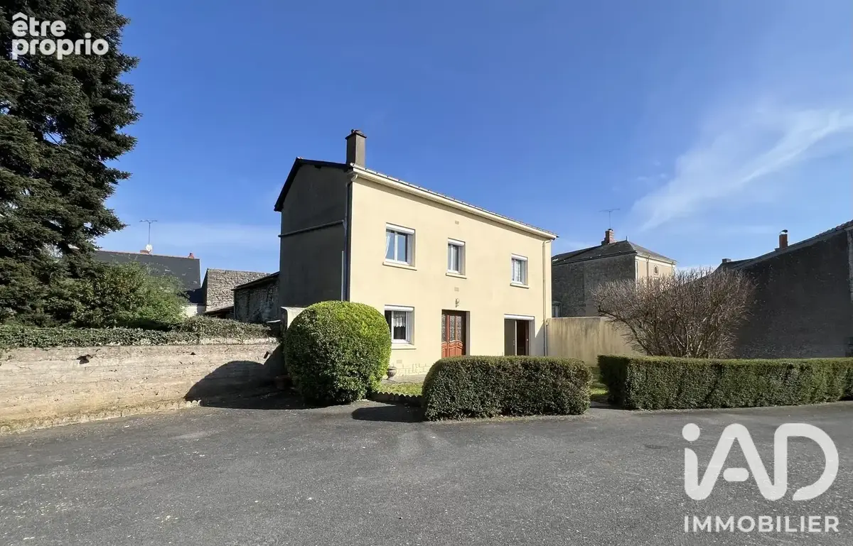 Photo 1 - Maison à CERNUSSON