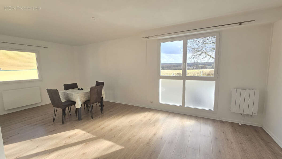 Appartement à BONNELLES