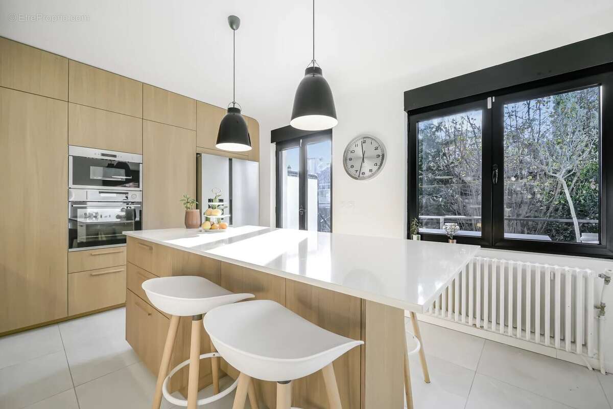 Maison à SURESNES