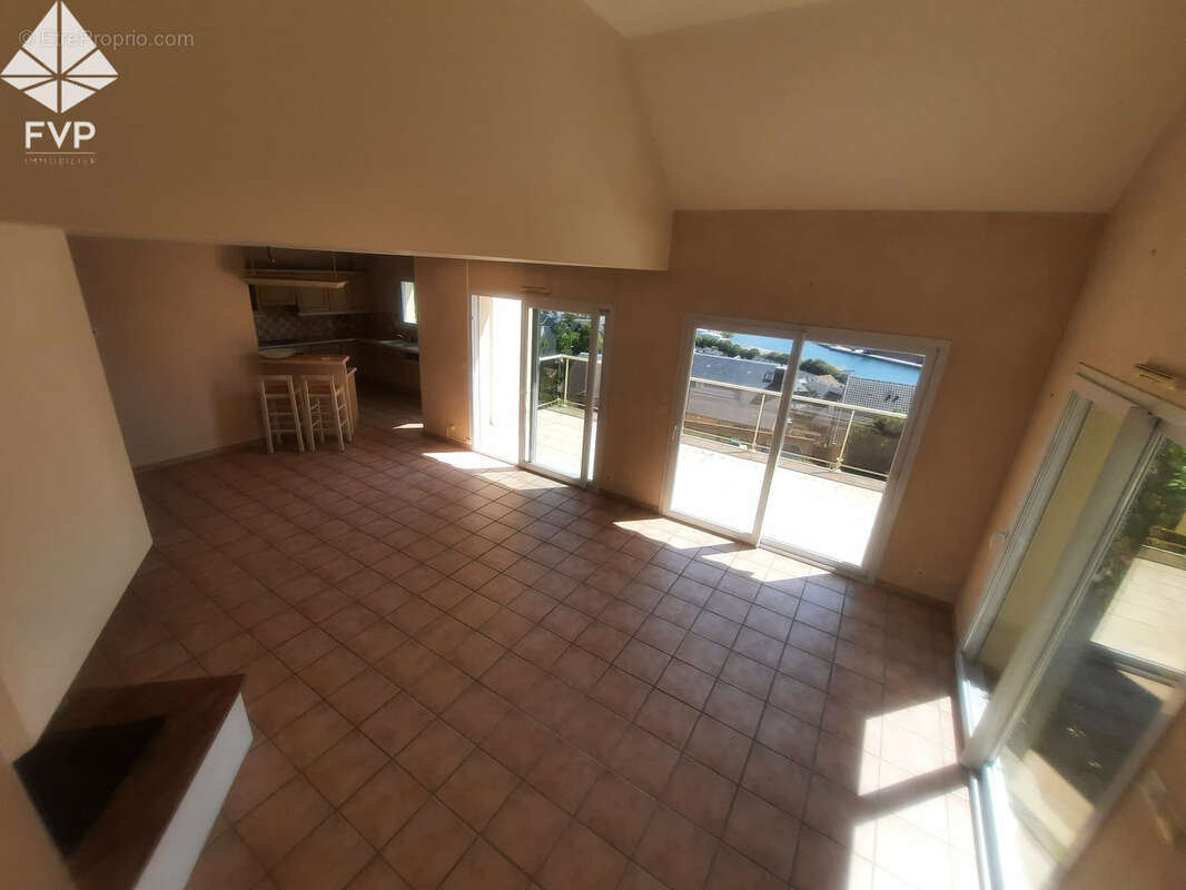 A vendre belle propriete de 121 m2 avec sous sol complet cote de la vierge a fecamp - photo 4