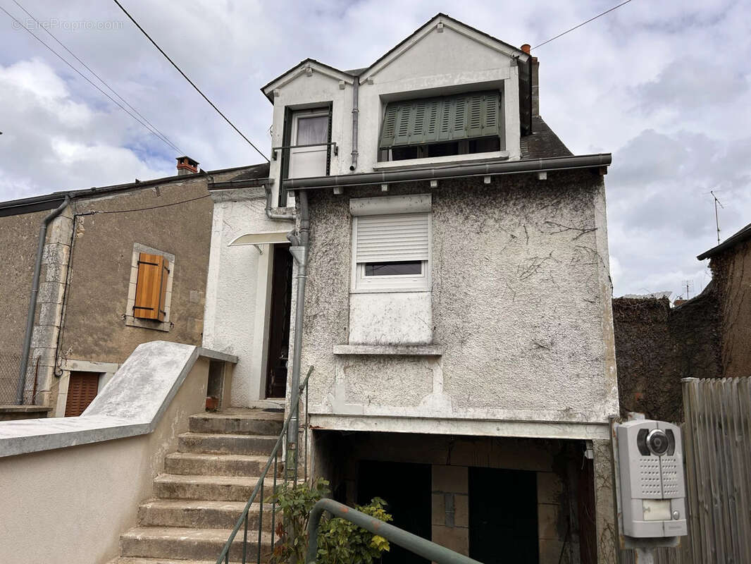 Maison à LE PONT-CHRETIEN-CHABENET