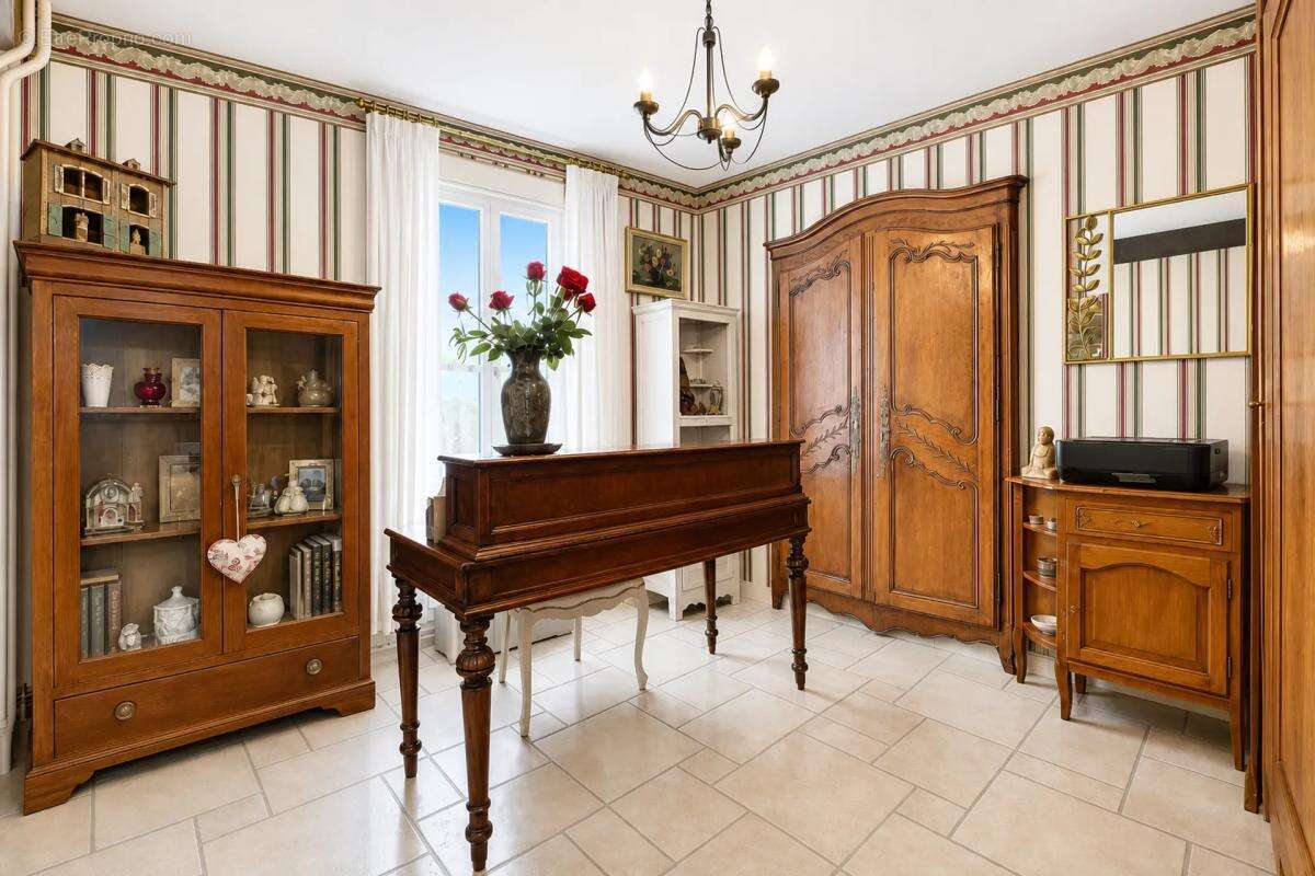 Maison de caractère de 7 pièces de 186 m² à Chécy - photo 18