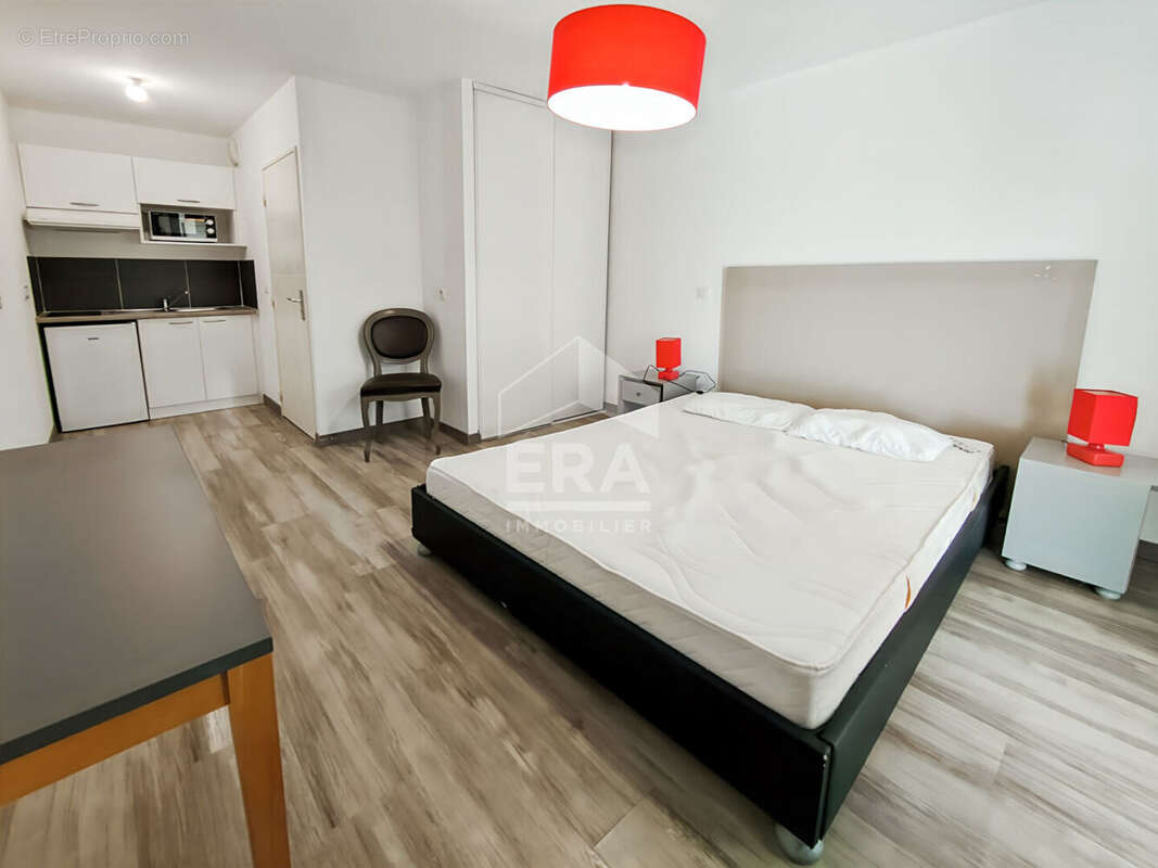 Appartement à EGUILLES