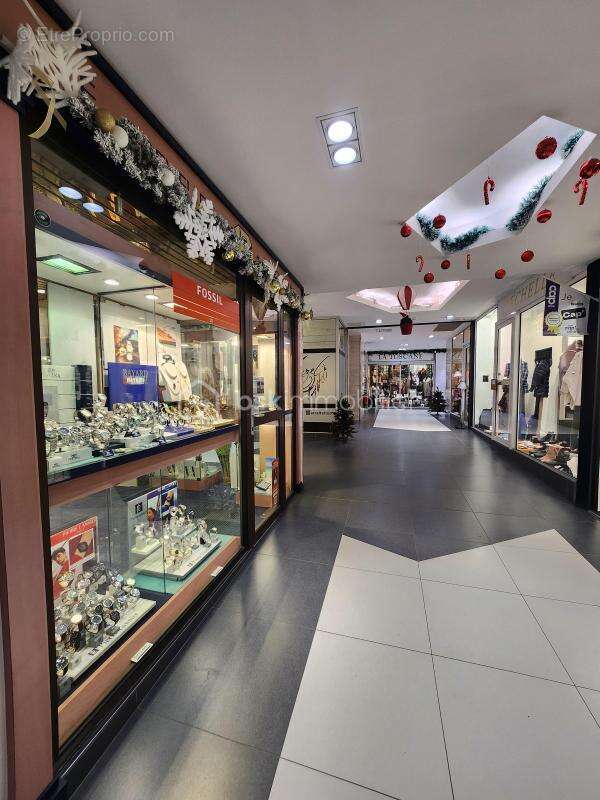 Fonds de commerce d'une bijouterie centre ville d'Auray - photo 7