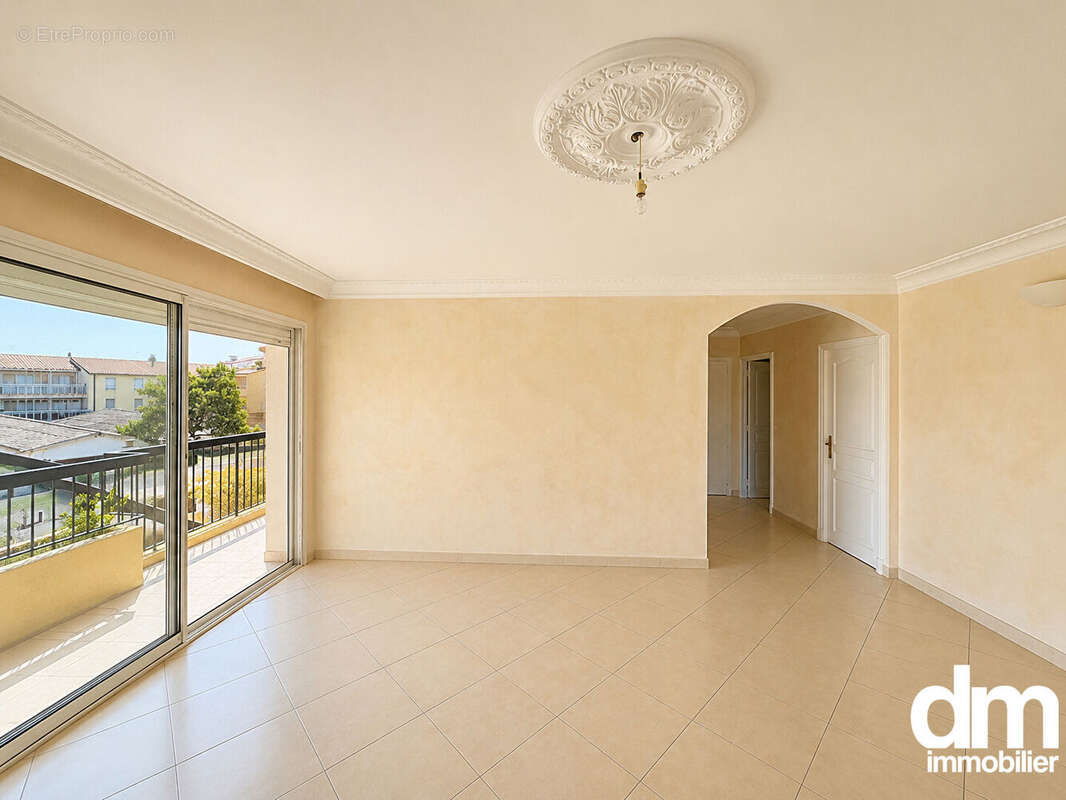 Appartement  de type 4 avec balcons et cave privative. - photo 5