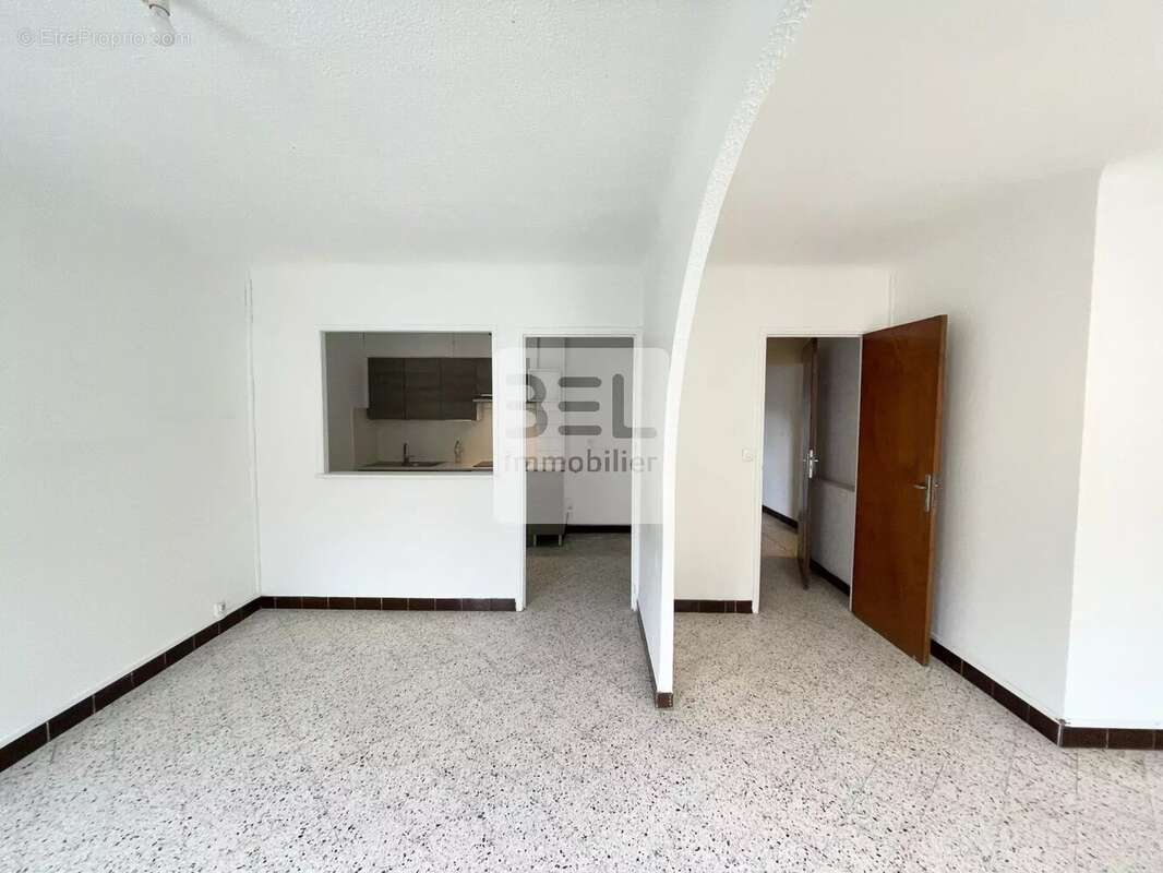 Appartement à BAGNOLS-SUR-CEZE