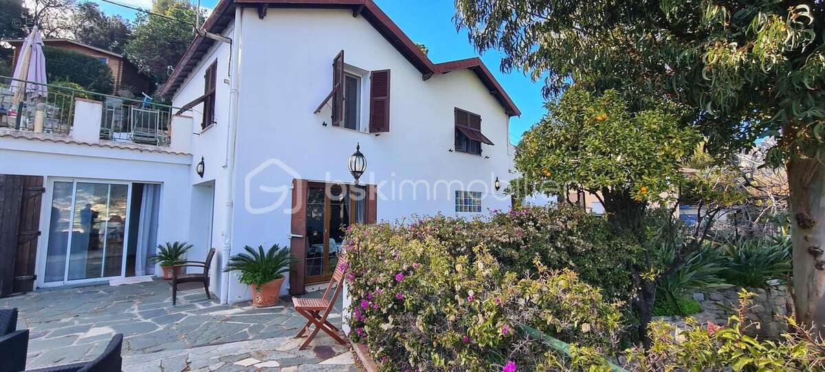  Villa avec potentiel unique – Menton, quartier résidentiel Vue mer et montagne - photo 4