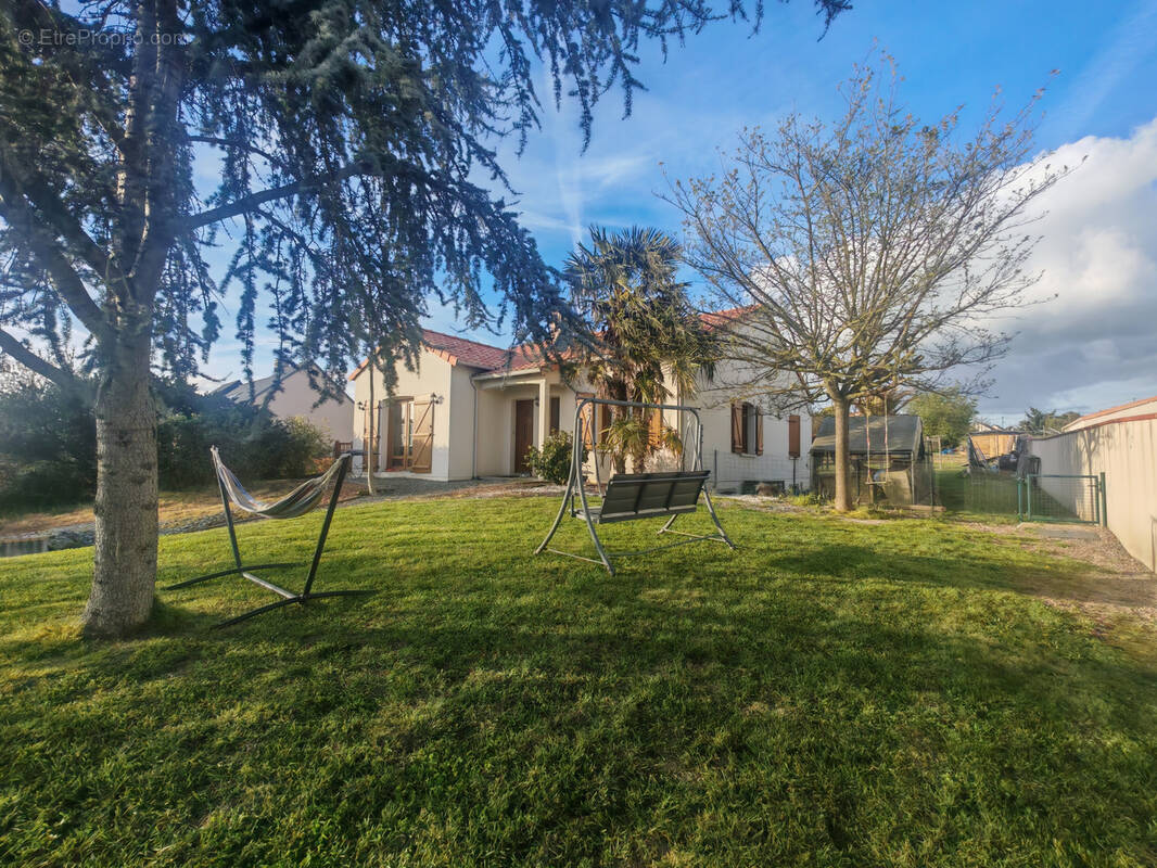 Maison à LA ROUXIERE