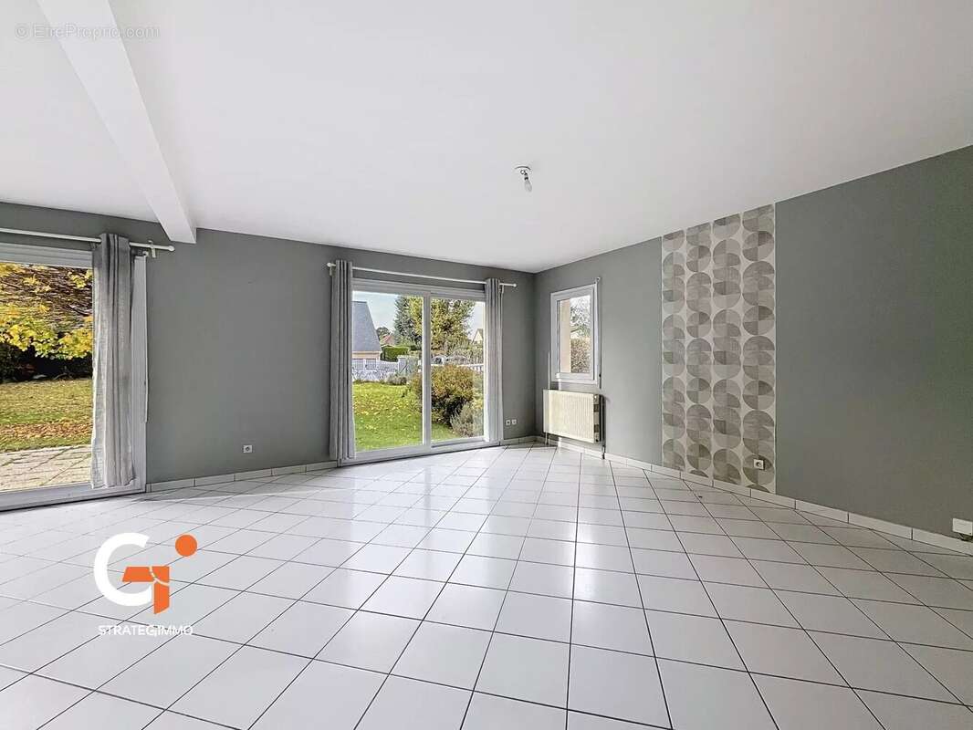 Maison à LE MESNIL-ESNARD