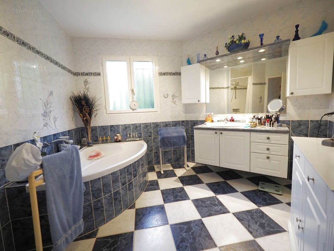 Maison à SAINTE-BAZEILLE