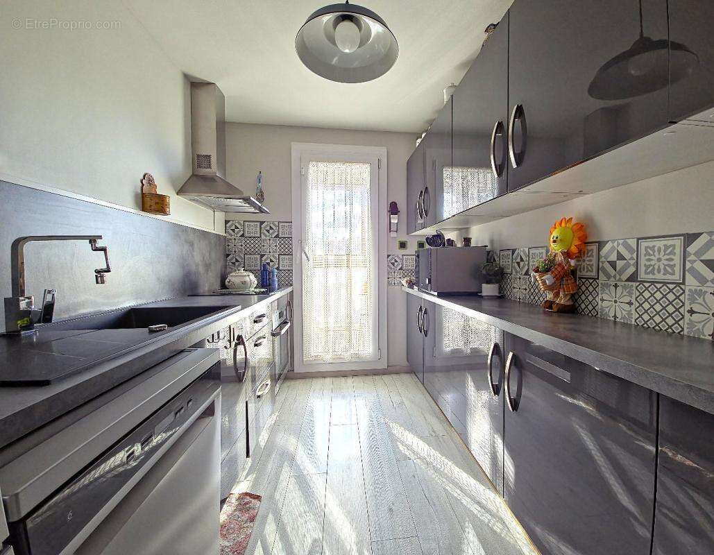 Appartement à MARSEILLE-12E
