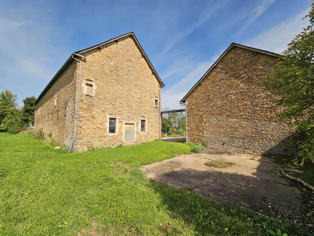 Maison à CALMONT