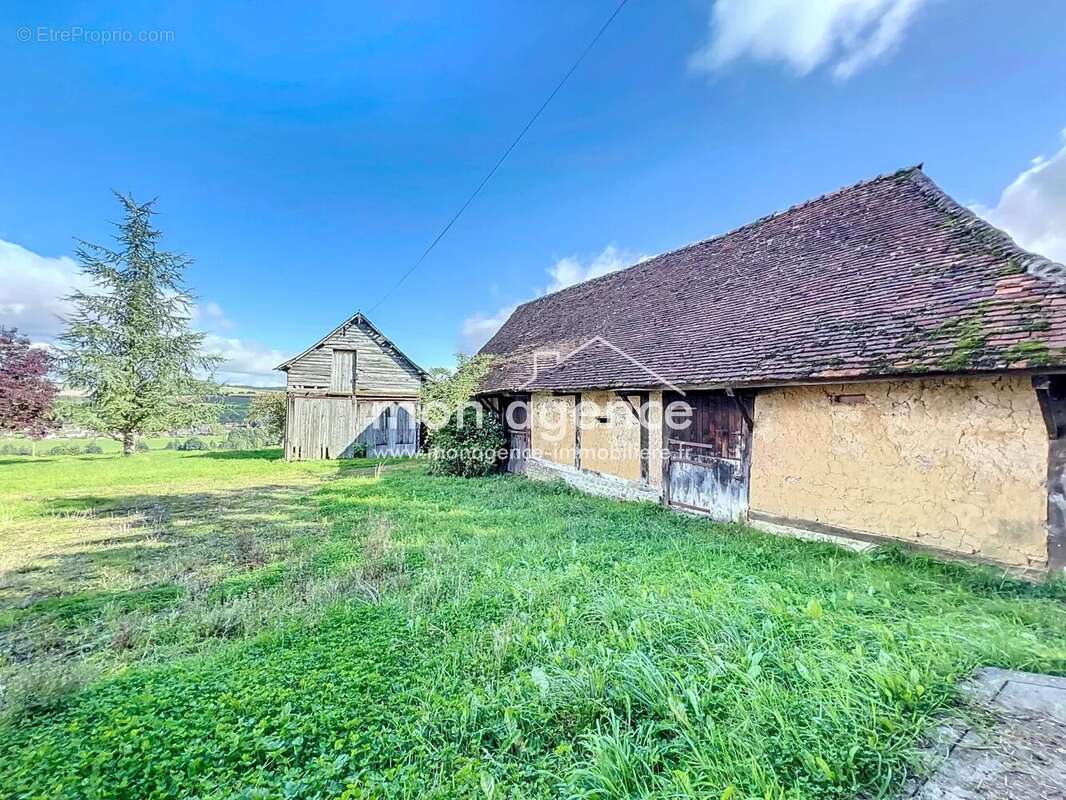 Maison à NEUVILLE-FERRIERES
