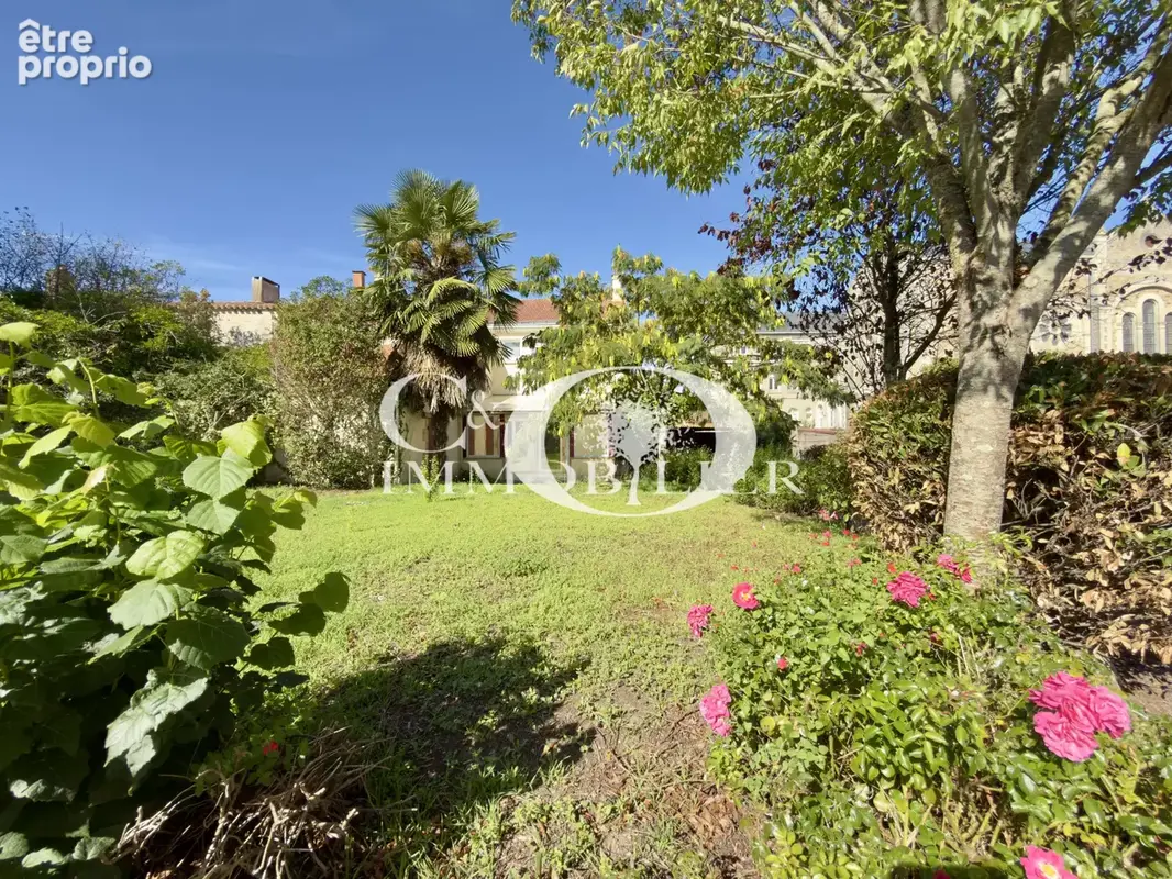  Maison de bourg - 3 chambres - 715 m2 de terrain - photo 2