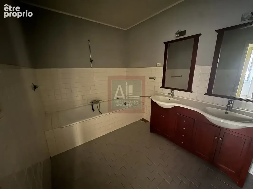 Maison de village avec grand garage - photo 10