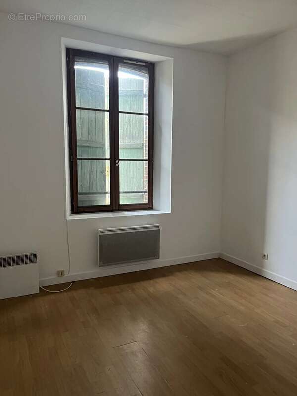 Appartement à BRIENON-SUR-ARMANCON