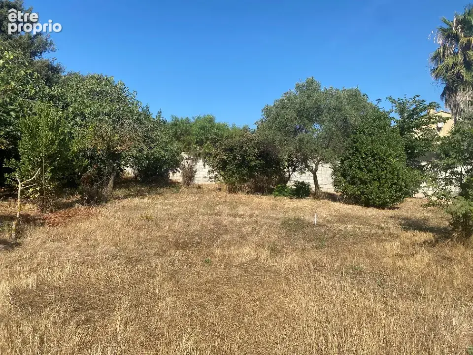 Terrain à SIX-FOURS-LES-PLAGES