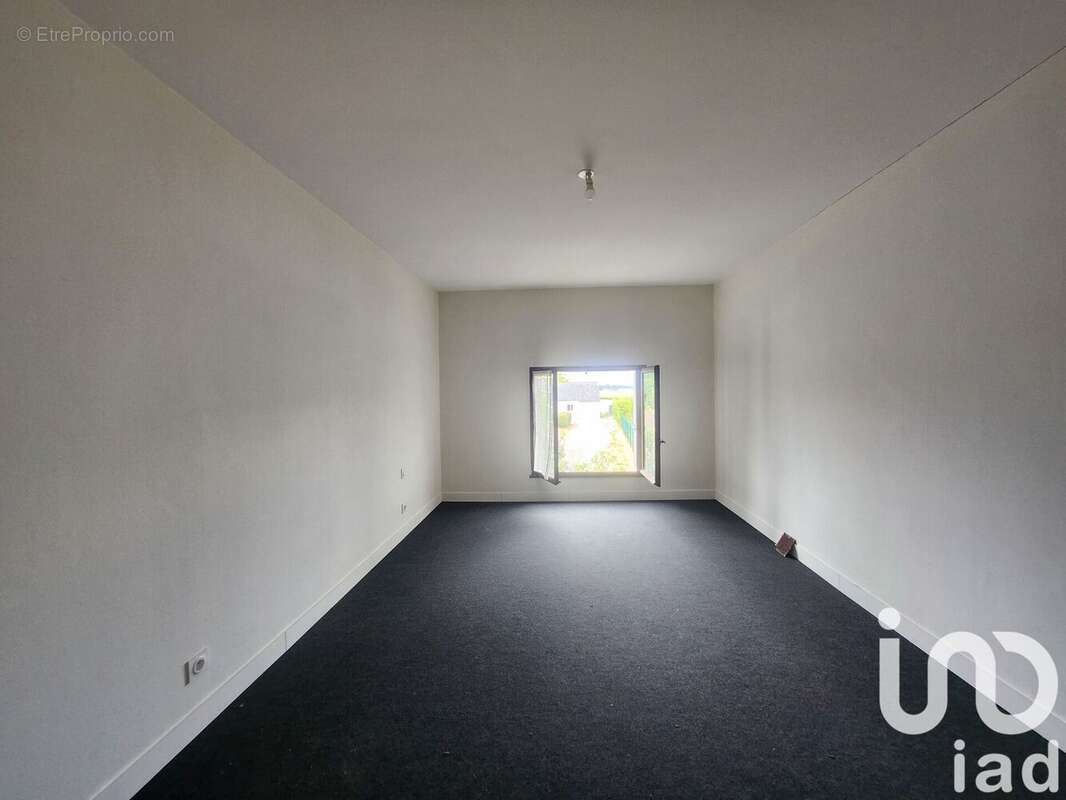 Photo 9 - Maison à LE PUY-NOTRE-DAME