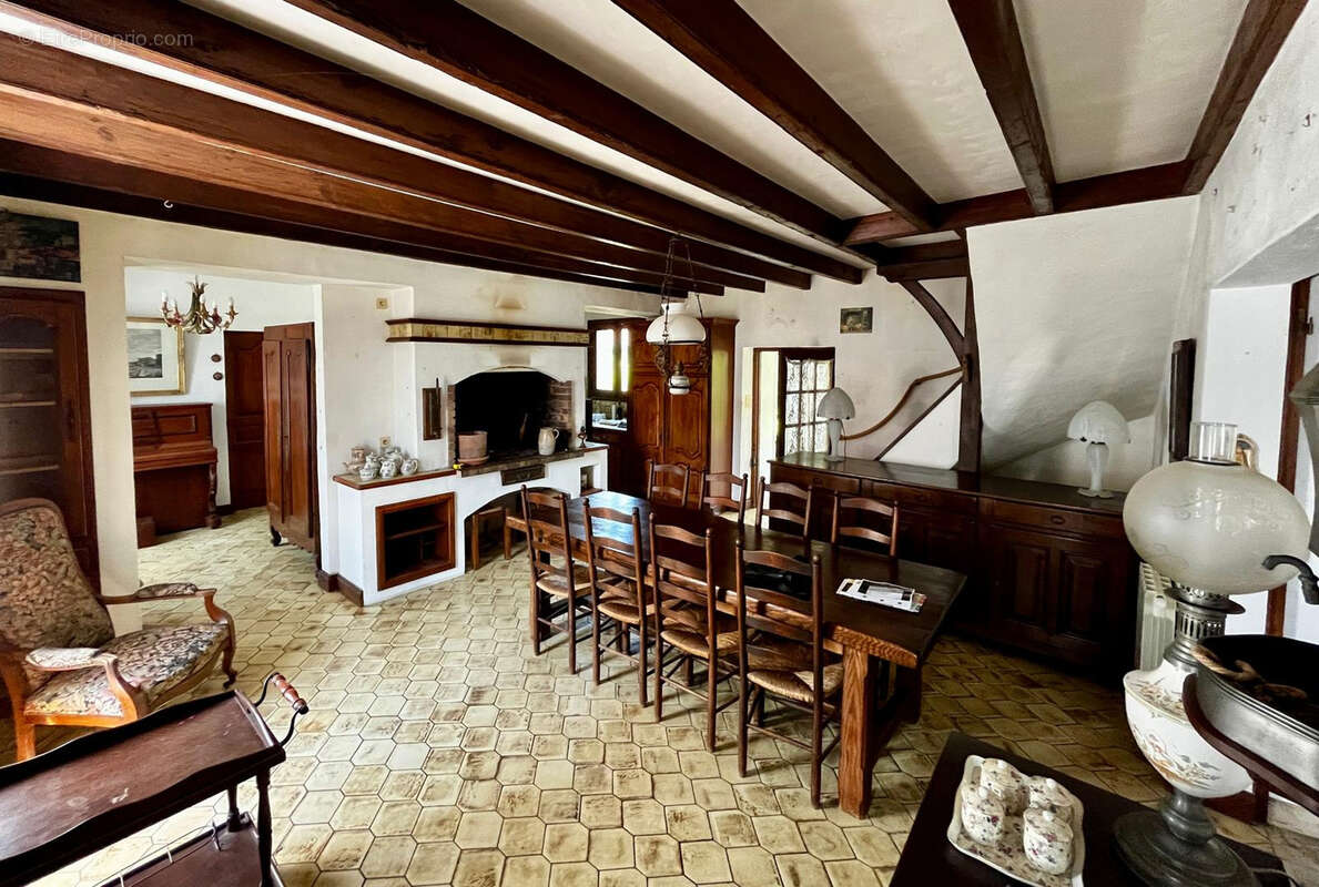 Maison à SAINT-LEGER-LES-VIGNES