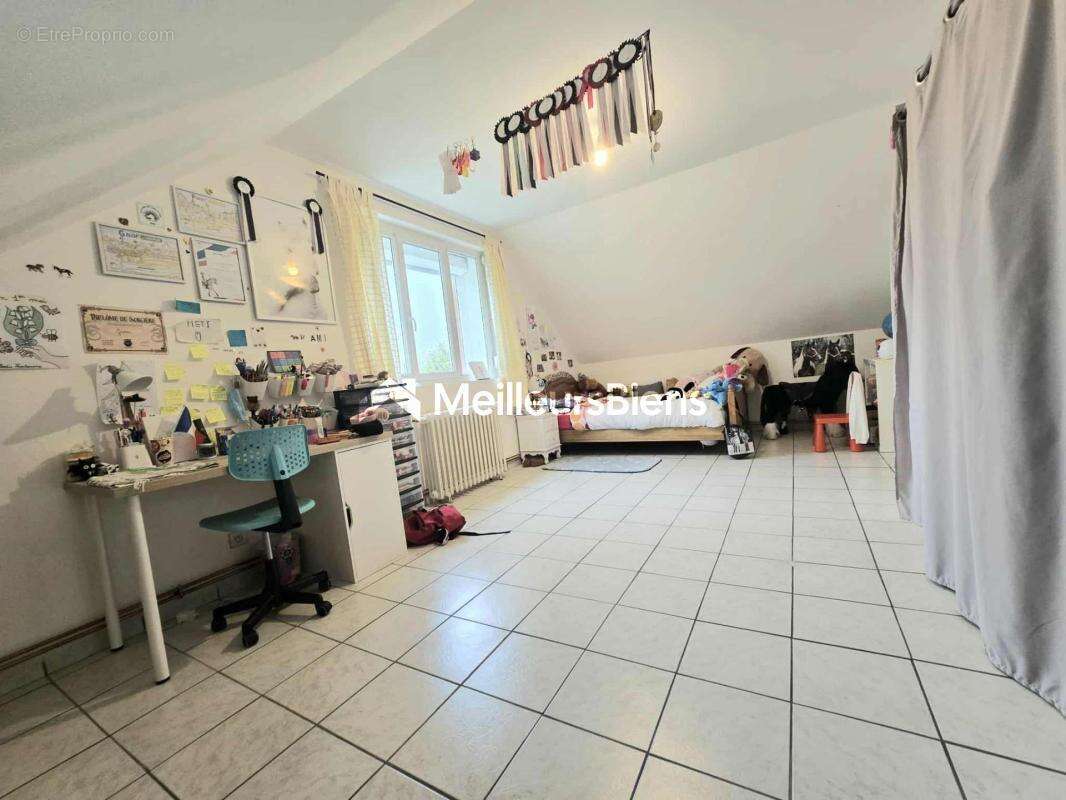 Maison à PRIX-LES-MEZIERES