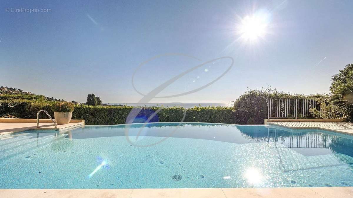 Maison à ROQUEBRUNE-CAP-MARTIN