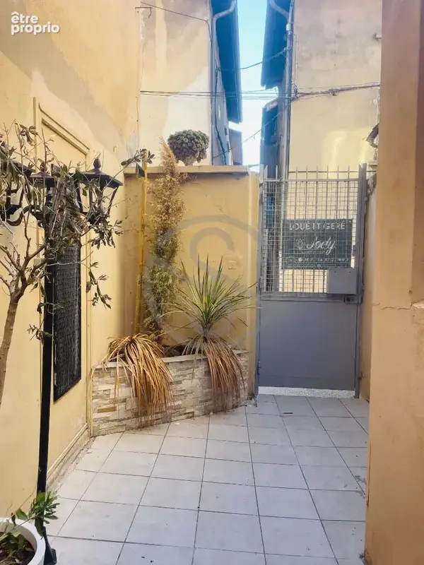 Immeuble de rapport lcsa - local commercial - logements - garage - cave - photo 3