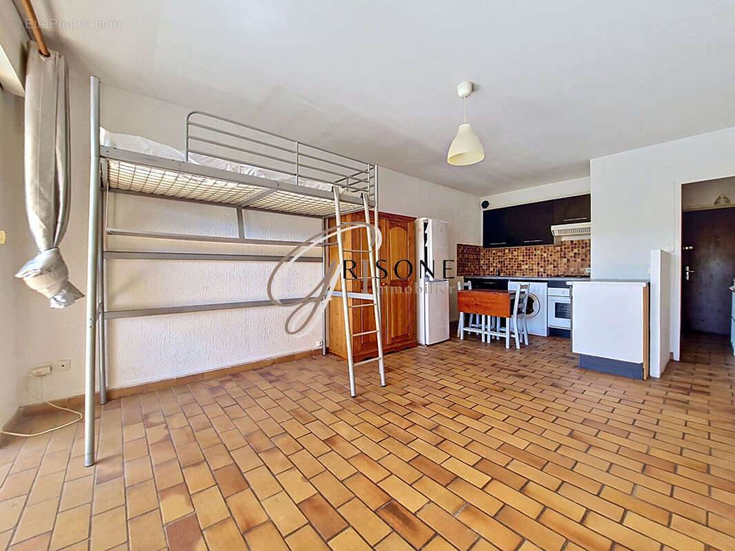 Le Brusc - Studio avec terrasse à Six-Fours les Plages - photo 2