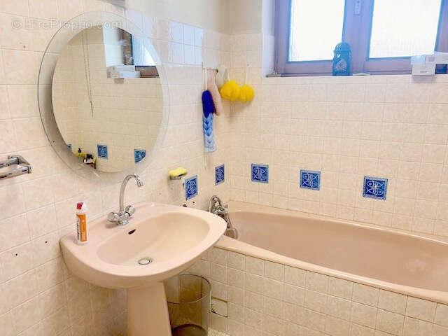 Maison à MONTAGNIEU