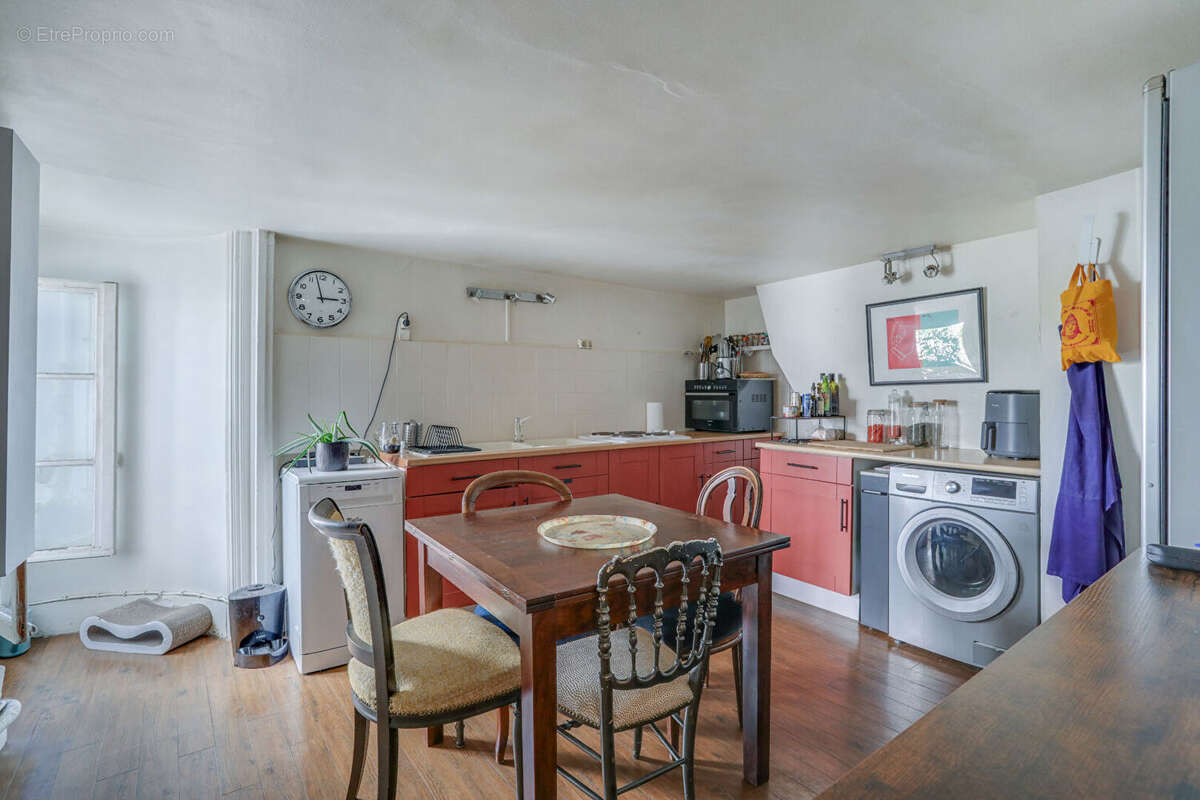 Appartement à PARIS-10E