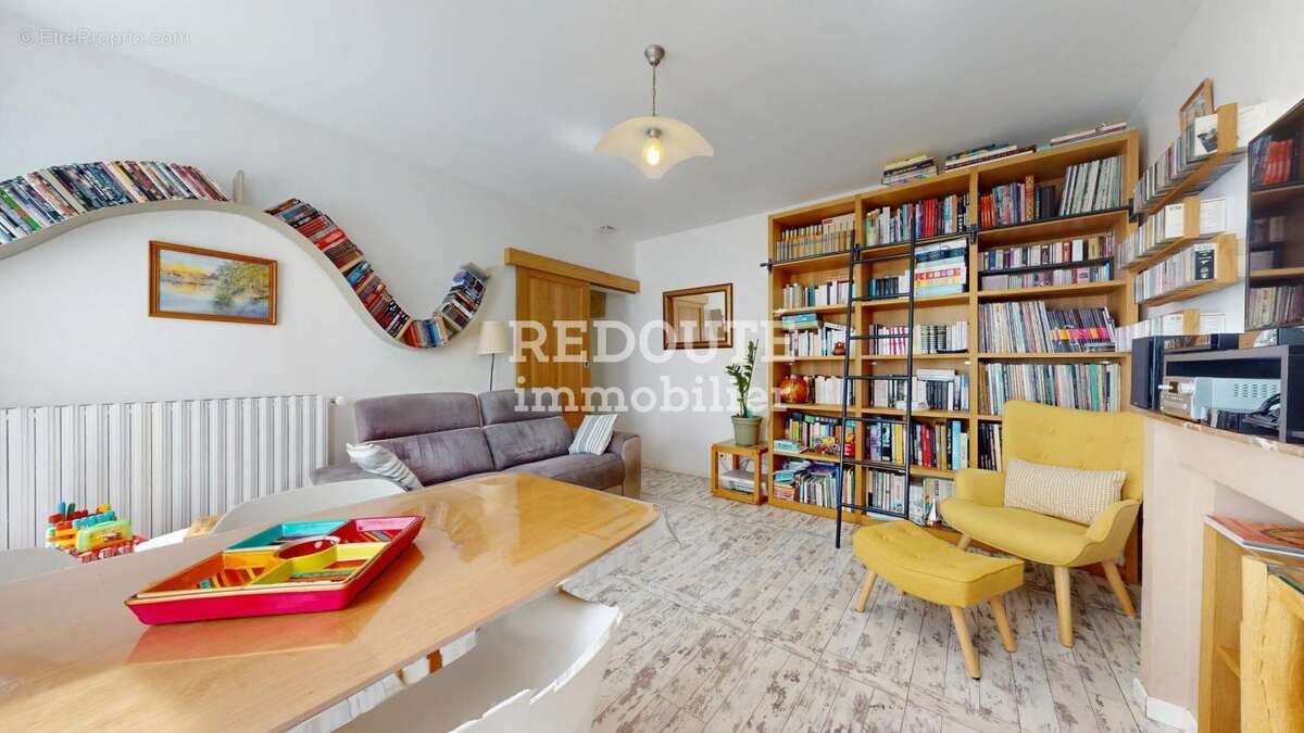 A vendre secteur gambetta f2 en bon etat avec jardin au calme - photo 4