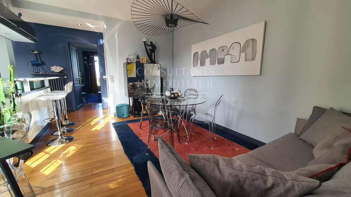 Appartement à PARIS-14E