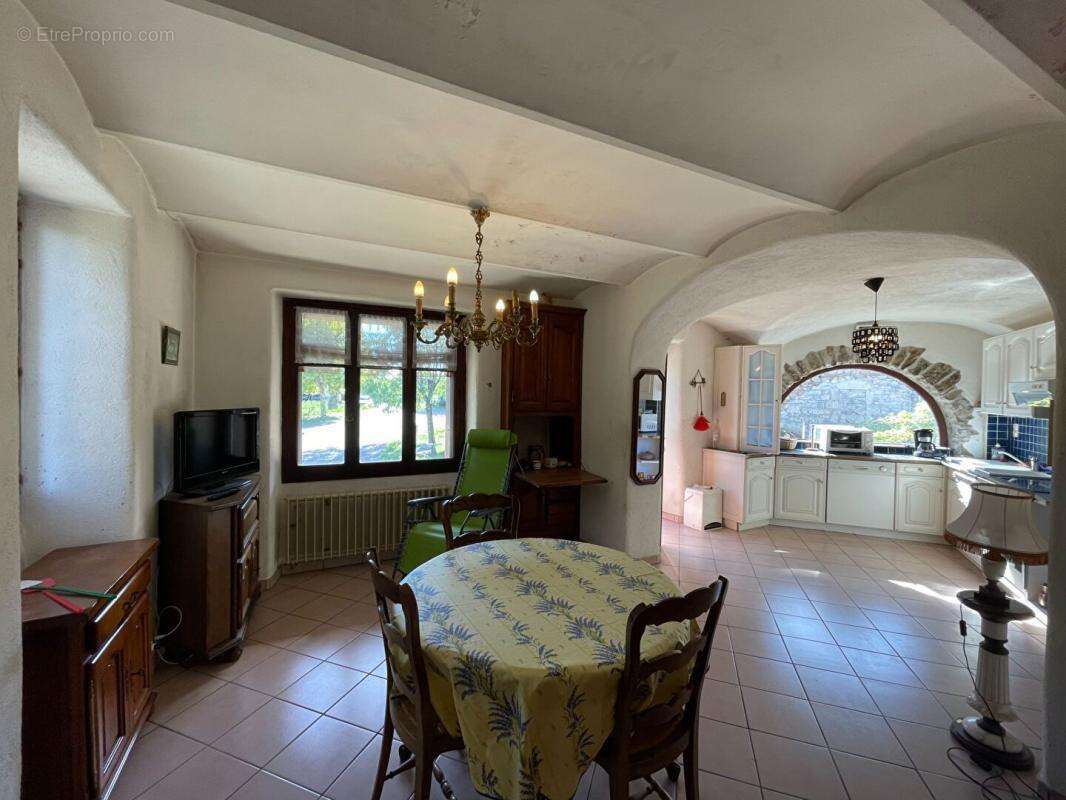 Maison à LABLACHERE