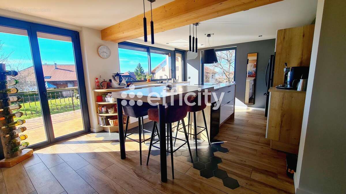 Maison à SAINT-PAUL-EN-CHABLAIS