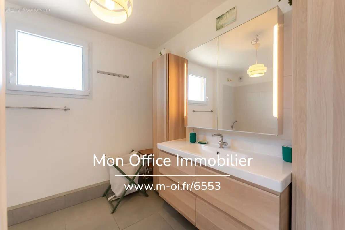 Appartement à VENELLES