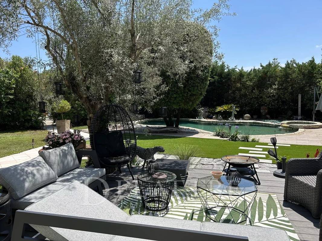 Maison à ROQUEFORT-LES-PINS